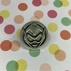 Wasp Marvel Icon Hidden Disney Pin